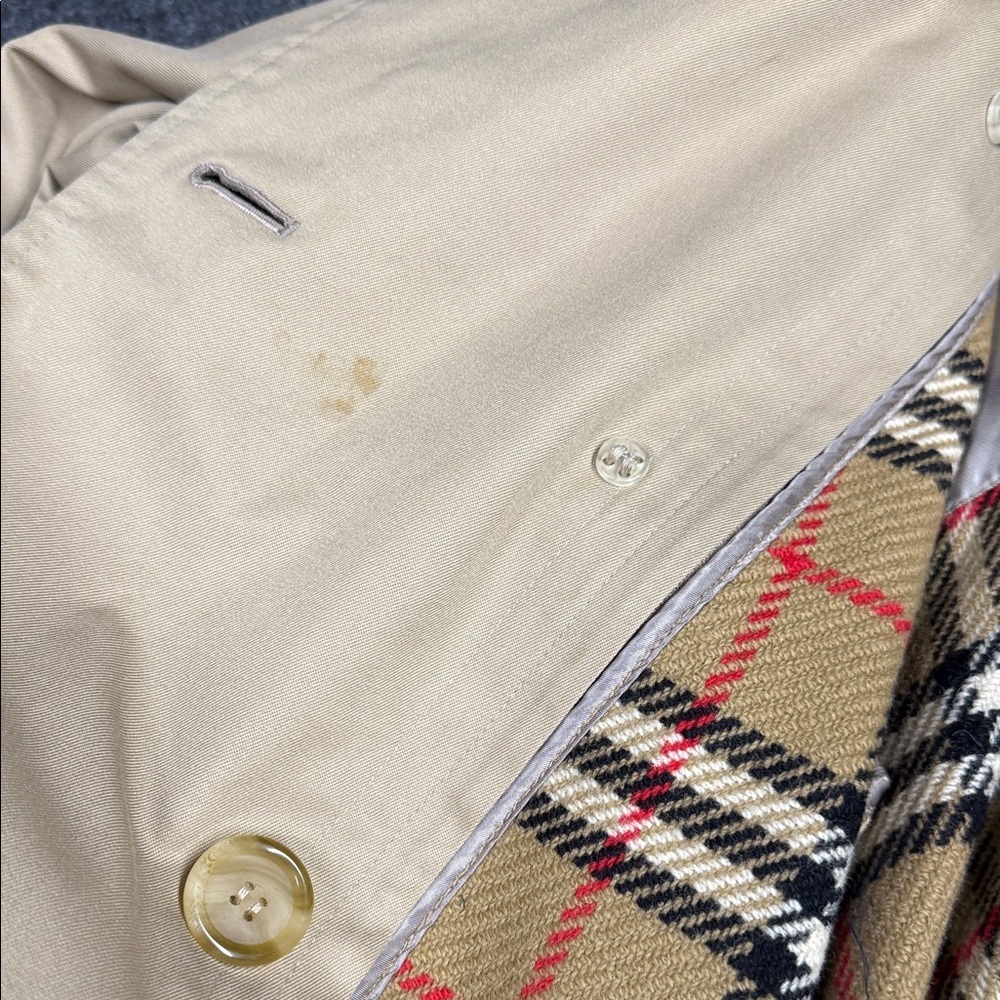 VINTAGE Burberry Beige Trench Coat for Women 10 Long - Picture 12 of 16